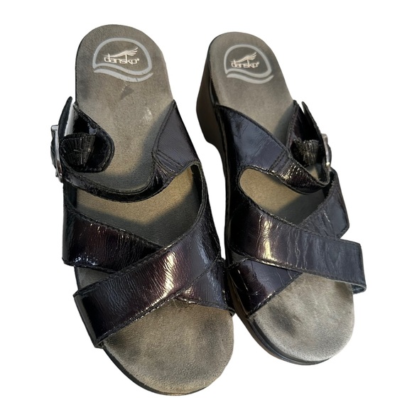 Dansko Sela Clogs 38 US 7.5-8 Patent Leather Strappy Slip On Comfort - Picture 3 of 11